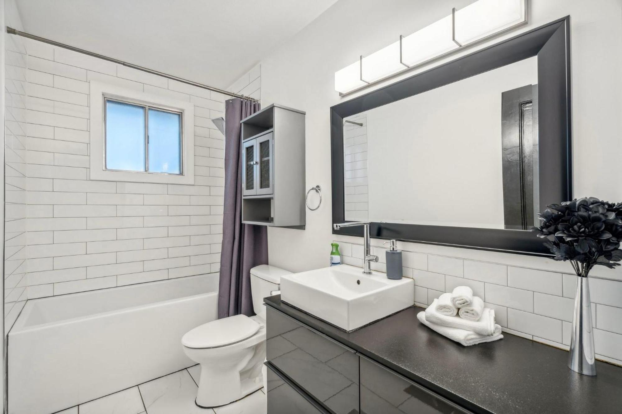 The Park House Retreat With Hot Tub Villa Calgary Luaran gambar